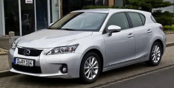 Lexus 200h - czy warto? Co sprawdzić przed zakupem?