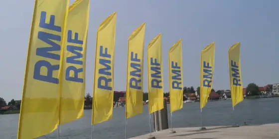 Flaga reklamowa winder - Jak wybrać i zwiększyć widoczność?