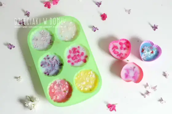 Jak zrobić mydło z dziećmi? Bezpieczny przewodnik DIY
