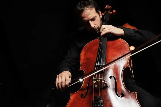 Dziwne instrumenty i ich niezwykłe brzmienia - przewodnik