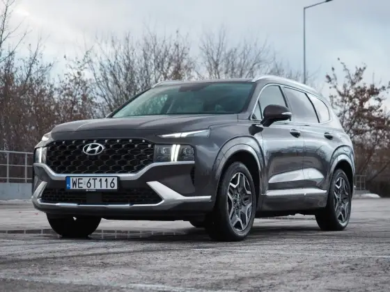 Hyundai Santa Fe - kiedy HEV, a kiedy PHEV ma więcej sensu?
