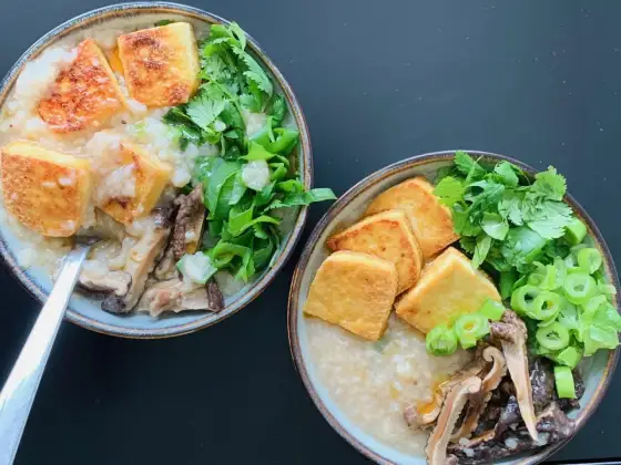 Ryżowa owsianka congee - prosty sposób na kremową miskę