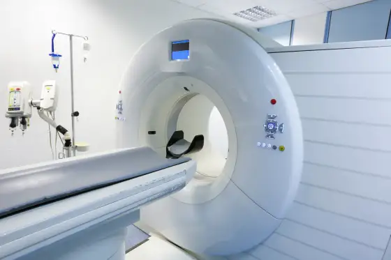 Tomografia komputerowa czy rezonans magnetyczny? Różnice i wybór