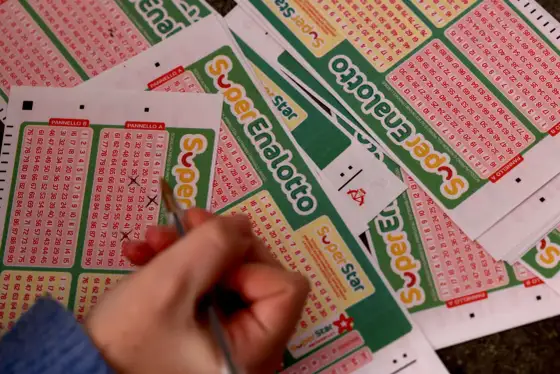 Zdrapki online: czy są ustawione? Sprawdź prawdę o RNG i prawie