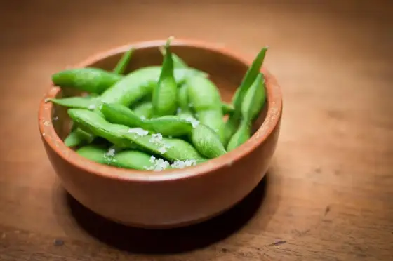 Edamame - jak kupić i przygotować? Poradnik kulinarny