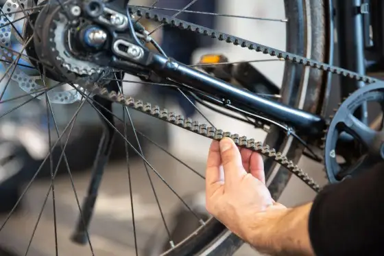 Fiets riem vervangen? Zo doe je het goed en bespaar je kosten!