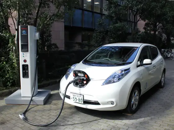 Serwis aut elektrycznych – co, ile kosztuje i jak dbać o EV?
