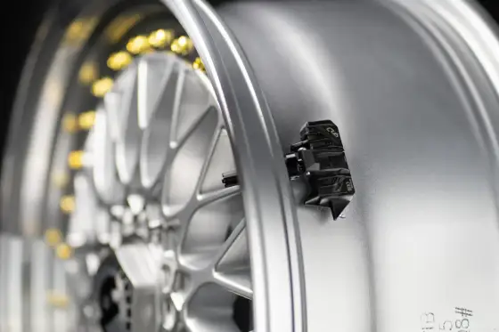 TPMS - Co to jest i jak działa? Wszystko o czujnikach ciśnienia