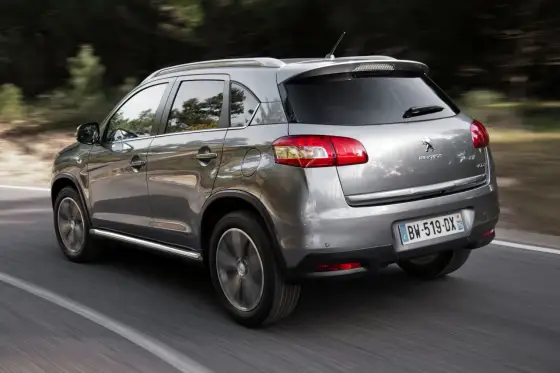 Peugeot 4008 - Dwie wersje, jeden dylemat. Czy warto kupić?
