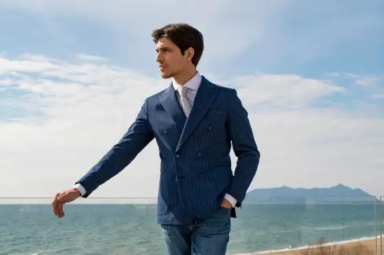 Doppiopetto Uomo - La Guida per un Look Senza Tempo