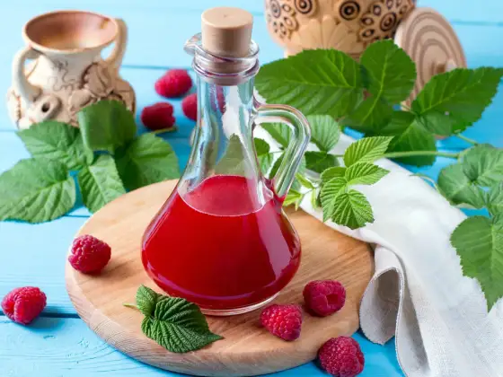 Himbeeressig selber machen - Rezept, Ziehzeit und Tipps