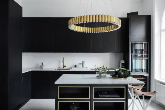 Cucina nera, quale colore scegliere per le pareti?