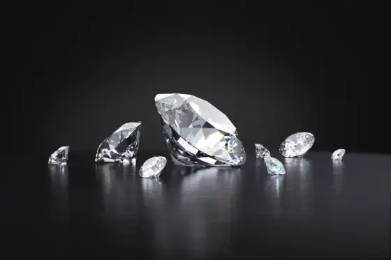 Diament a brylant - poznaj kluczową różnicę!