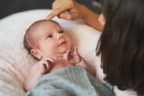 Zapadnięte ciemiączko u niemowlęcia - kiedy to powód do niepokoju?