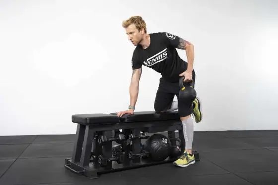 Exercices avec banc de musculation pour tout le corps