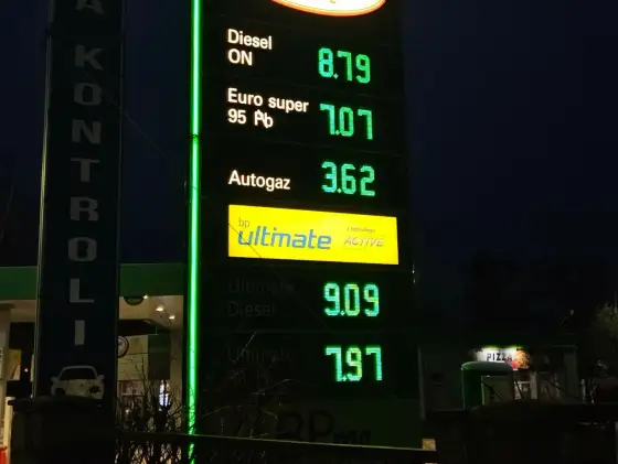 Olej napędowy - kiedy standard wystarczy, a kiedy warto dopłacić?