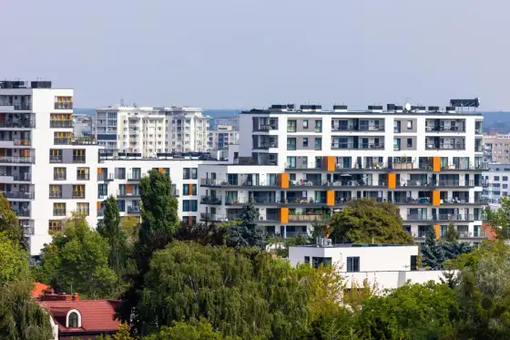 Najtańsze mieszkania w Polsce - Ranking miast i pułapki niskich cen