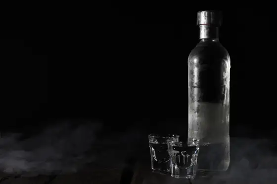 Jak długo może stać otwarta wódka - Czy po roku nadal jest dobra?