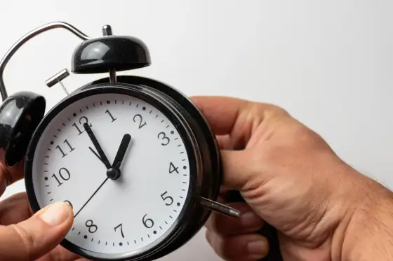 Zmiana czasu na zimowy - jak łagodnie przejść przez weekend?