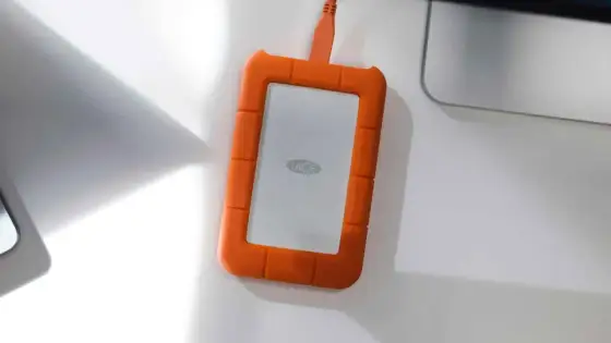 Macierz lustrzana w laptopie - Czy warto dla bezpieczeństwa danych?