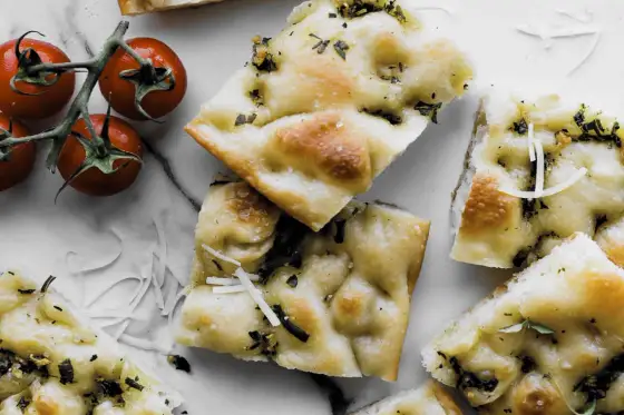 Focaccia domowa - sprawdzony przepis i najważniejsze zasady