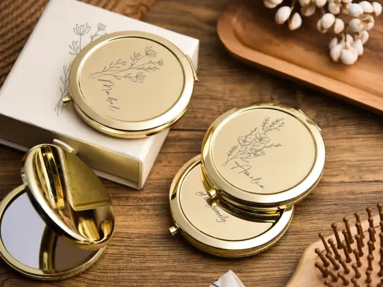 Miroir de poche personnalisé - Le cadeau invité qui marque