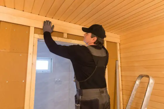 Sauna na poddaszu - jak zaplanować ją bez kosztownych błędów