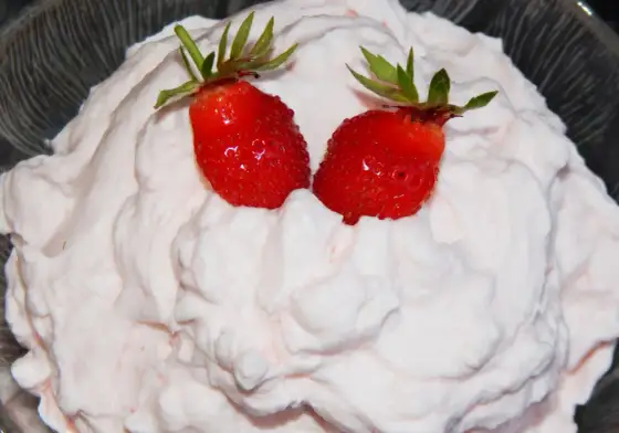 Krem z mascarpone i białej czekolady - przepis do tortów i pucharków