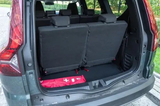 Dacia Jogger - Opinie, spalanie i bagażnik. Czy to auto ma sens?