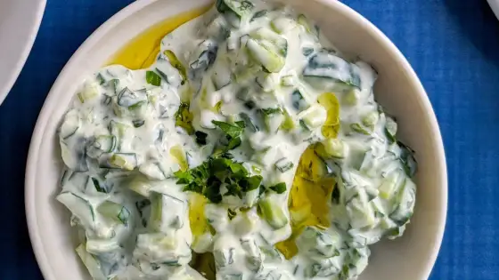 Cacyki idealne - Jak zrobić tzatziki, by nie były wodniste?