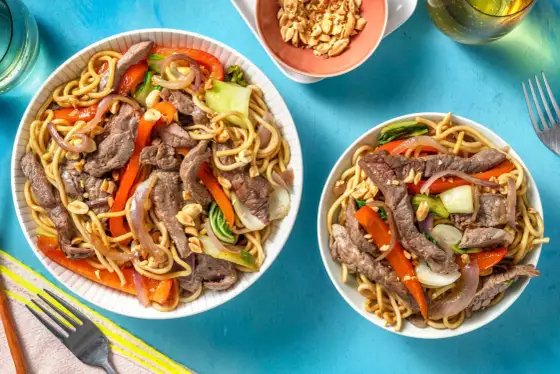 Biffwok med nudlar - så får du mört kött och krispiga grönsaker