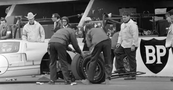 Le Mans 1966 - Jak Ford pokonał Ferrari? Poznaj historię!