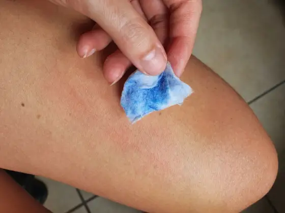 Come togliere la vernice dalle mani senza irritare la pelle