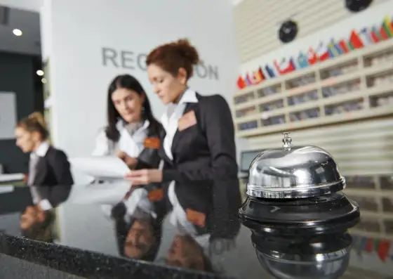 Angielski w hotelu - zwroty na recepcję, które musisz znać