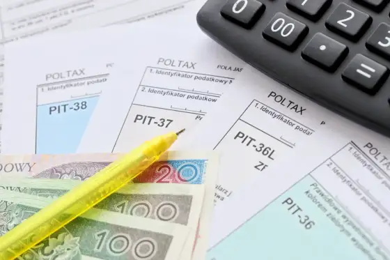 PIT-36 - Kto musi go złożyć i jak rozliczyć się bez błędów?