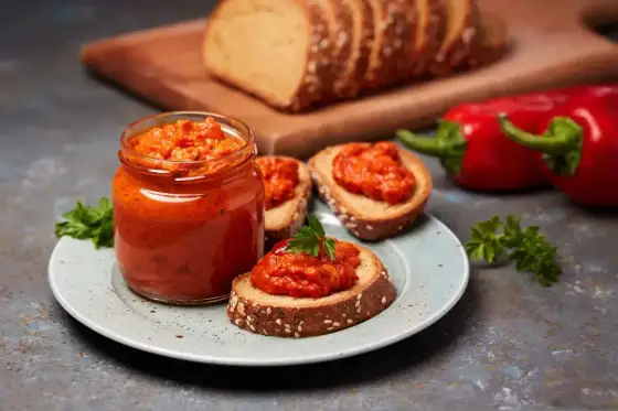 Sos paprykowy - pieczona i duszona wersja krok po kroku