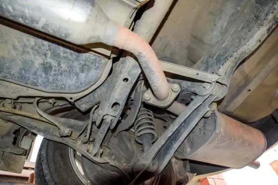 Podłużnica w aucie - Jak rozpoznać rdzę i skutecznie ją zabezpieczyć?