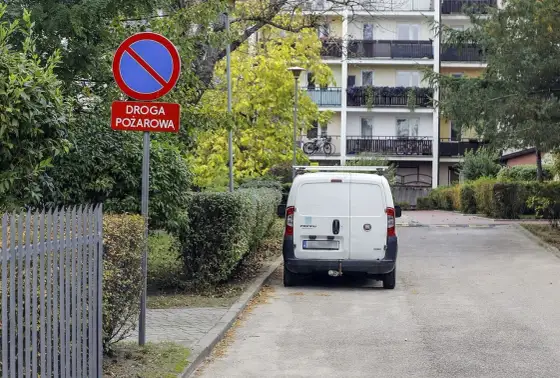 Mandat za złe parkowanie - ile kosztuje i kiedy grozi?