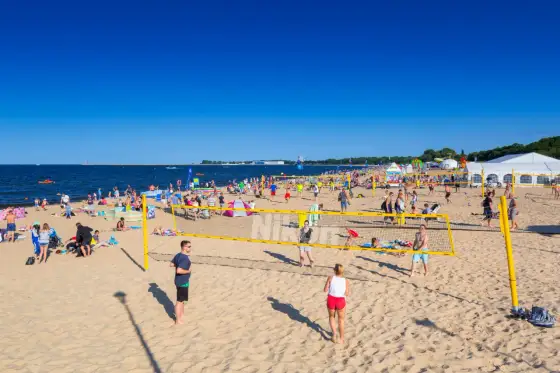 Plaża Brzeźno - więcej niż piasek? Plan na cały dzień!