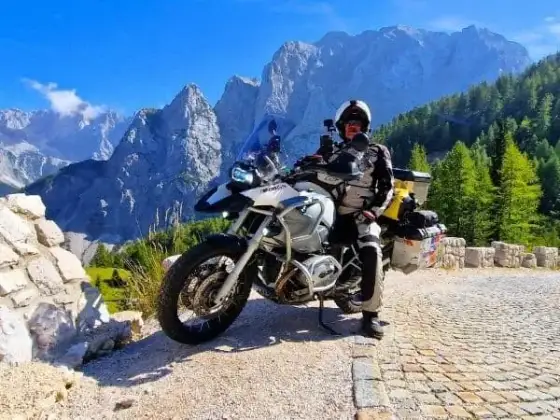 Najlepsze trasy motocyklowe w Słowenii - unikaj błędów i ciesz się jazdą