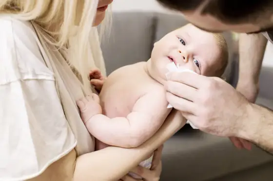 Refluks u noworodka - Ulewanie czy choroba? Poradnik dla rodziców