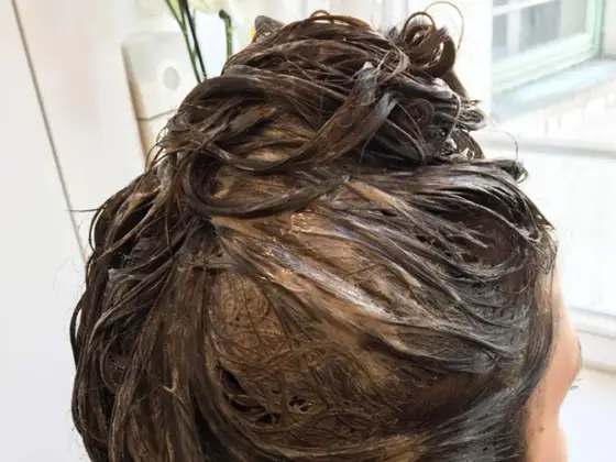 Einwirkzeit Haarfarbe - Wie lange muss sie wirklich einwirken?