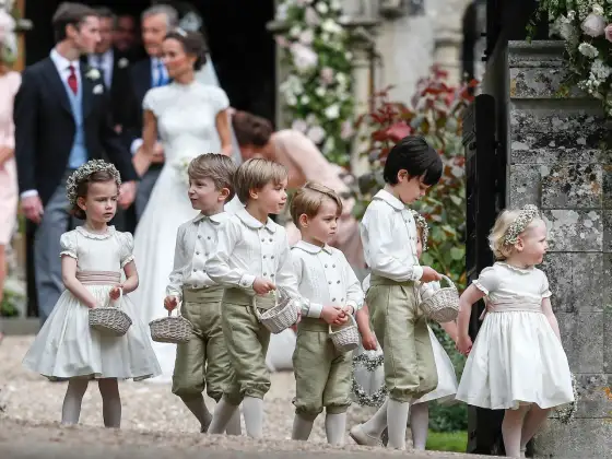 Qué es un paje en una ceremonia infantil y cómo vestirlo bien