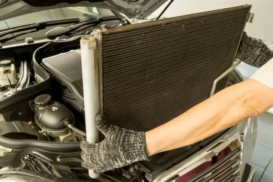 Wymiana skraplacza klimatyzacji - Ile kosztuje i na co uważać?