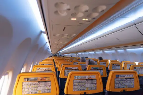 Ile miejsc ma samolot Ryanair? Odkryj pojemność ich floty