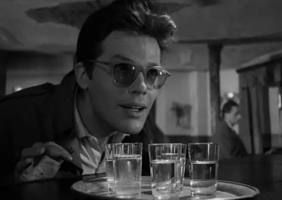 Popiół i diament - o czym jest film Wajdy i dlaczego działa?