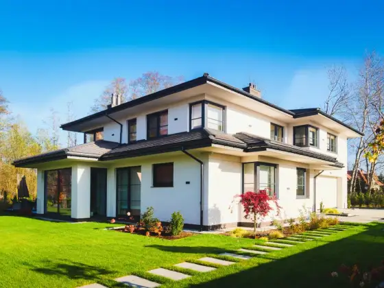 Ile kosztuje budowa domu 150 m2? Pełny kosztorys i porady