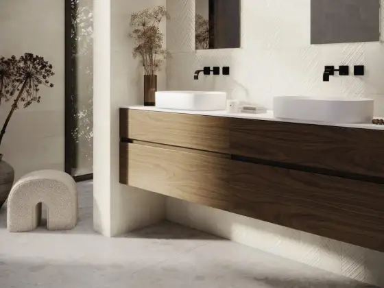 Gres czy płytka ceramiczna? Kiedy który wybór ma sens