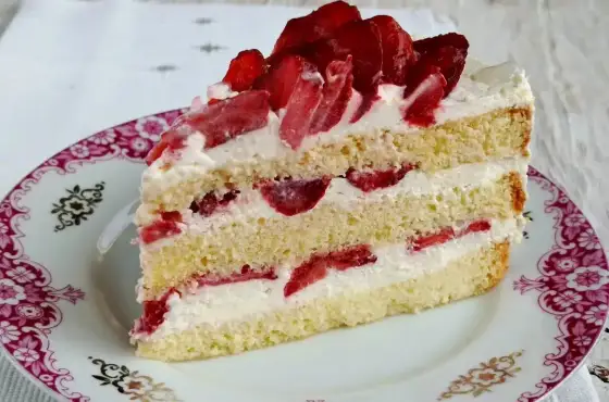 Biszkopt z mascarpone i bitą śmietaną - idealny przepis