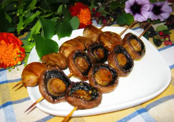 Pieczarki z grilla - soczyste i bez wpadek! 3 przepisy
